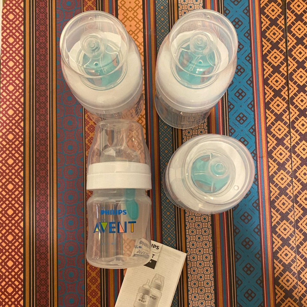 Philips AVENT 4 4oz baby bottles
